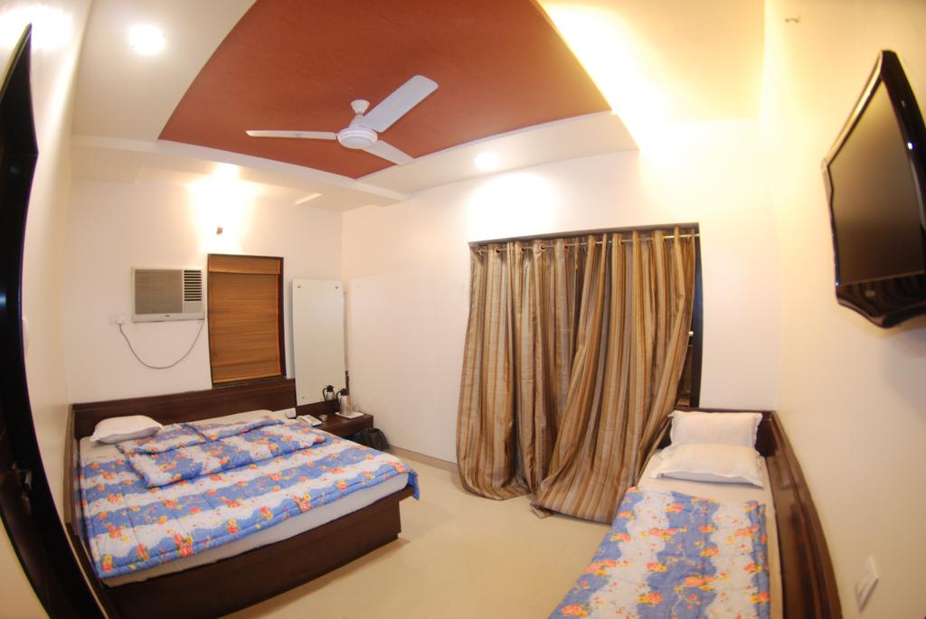 Hotel Anand Palace-Delux
